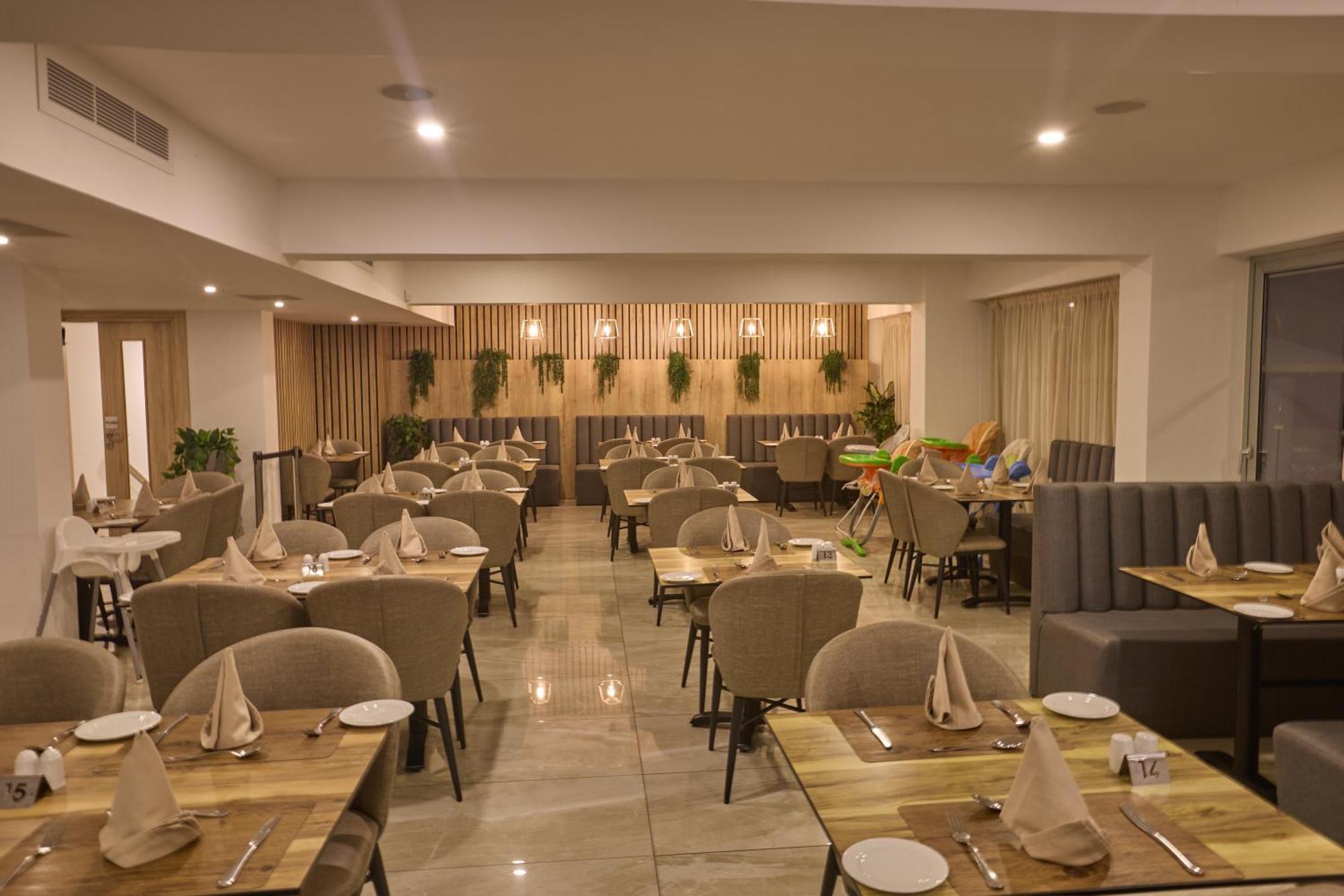 Bohemian Gardens Hotel بروتاراس المظهر الخارجي الصورة