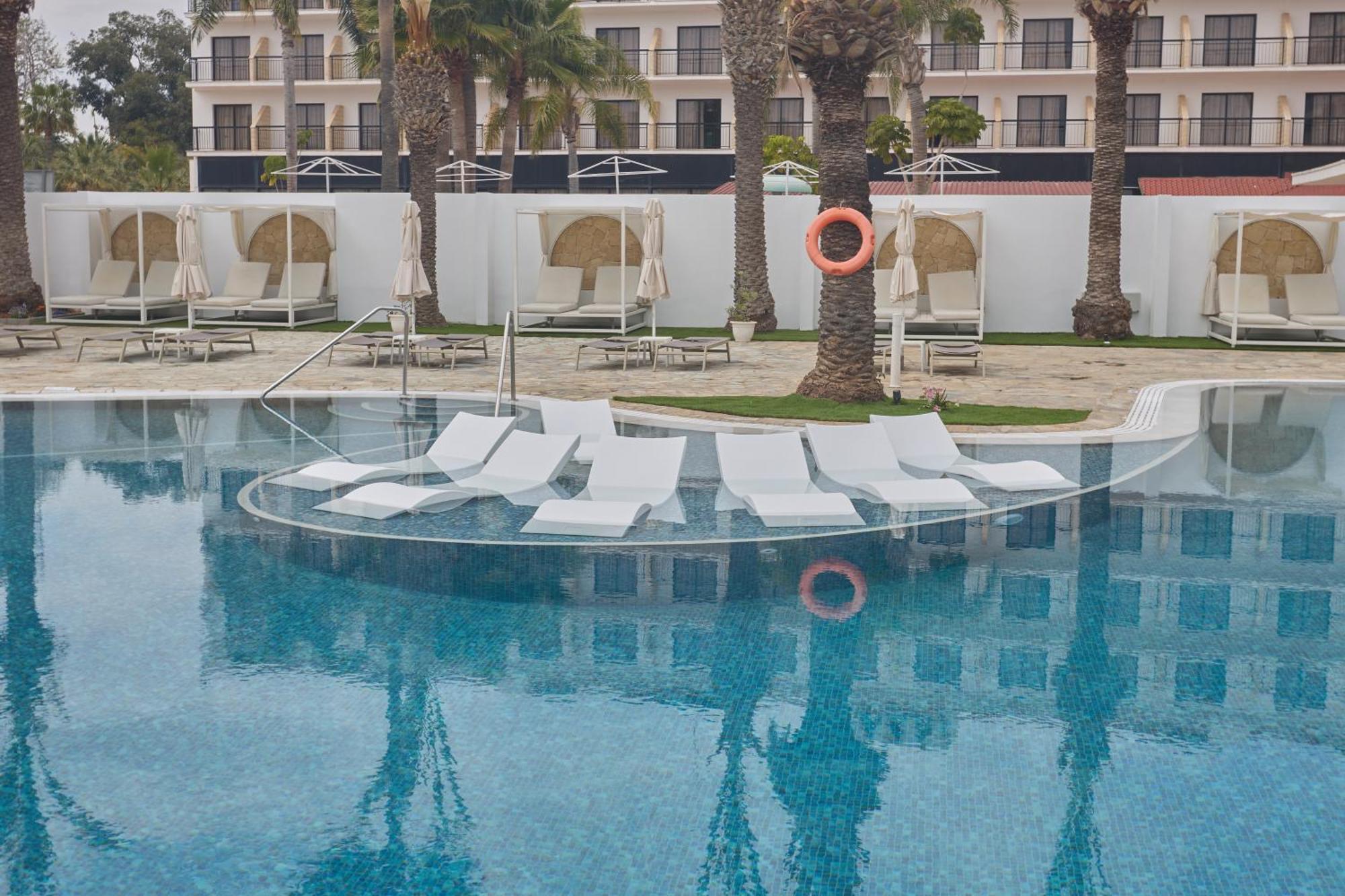 Bohemian Gardens Hotel بروتاراس المظهر الخارجي الصورة